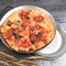 RK Bakeware China Foodservice NSF Hard Coat Anodized Perforated Thin Crust Pizza Pan cho Pizza Hut