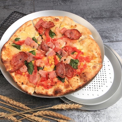 Rk Bakeware Trung Quốc-Hard Coat Perforated Thin Crust Round Pizza Tray