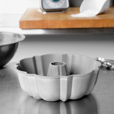 Amazon Hot Sale Dưa chuột Chimney Form Bakeware