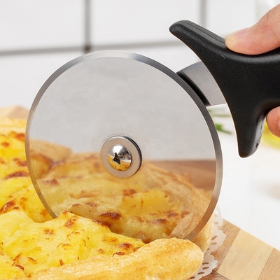 Máy cắt bánh pizza bằng thép không gỉ 10cm với tay cầm Pp Vòng tròn Máy cắt bánh pizza bằng nhựa
